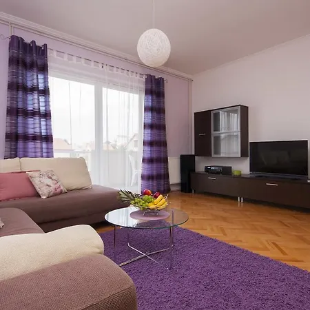 Apartment Safi *