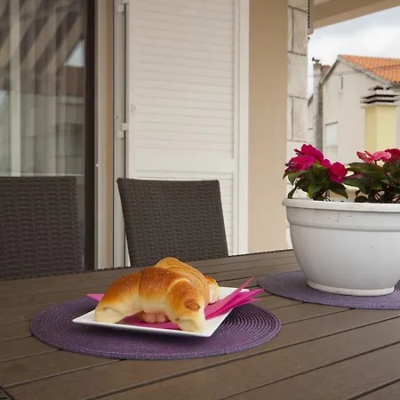 Apartment Safi Brodarica (Sibenik-Knin)
