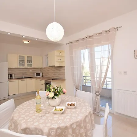 Safi Apartment *