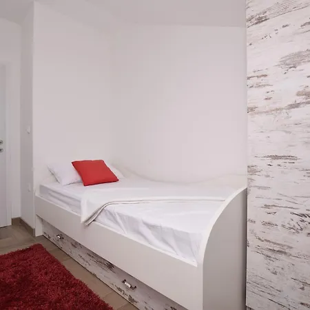 Apartment Safi