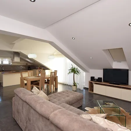 Apartment Safi *